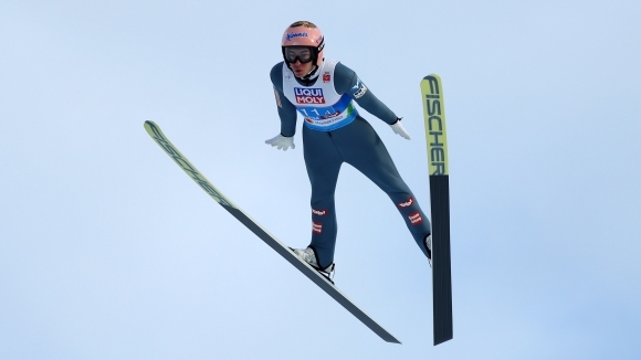 Австриецът Щефан Крафт спечели състезанието от Световната купа по ски скок