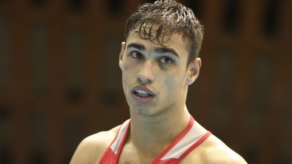 Боян Асенов има гарантиран бронзов медал от европейското първенство за