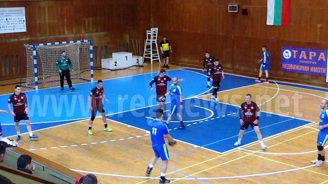 Хандбалистите на Локомотив Горна Оряховица записаха лесна победа у дома