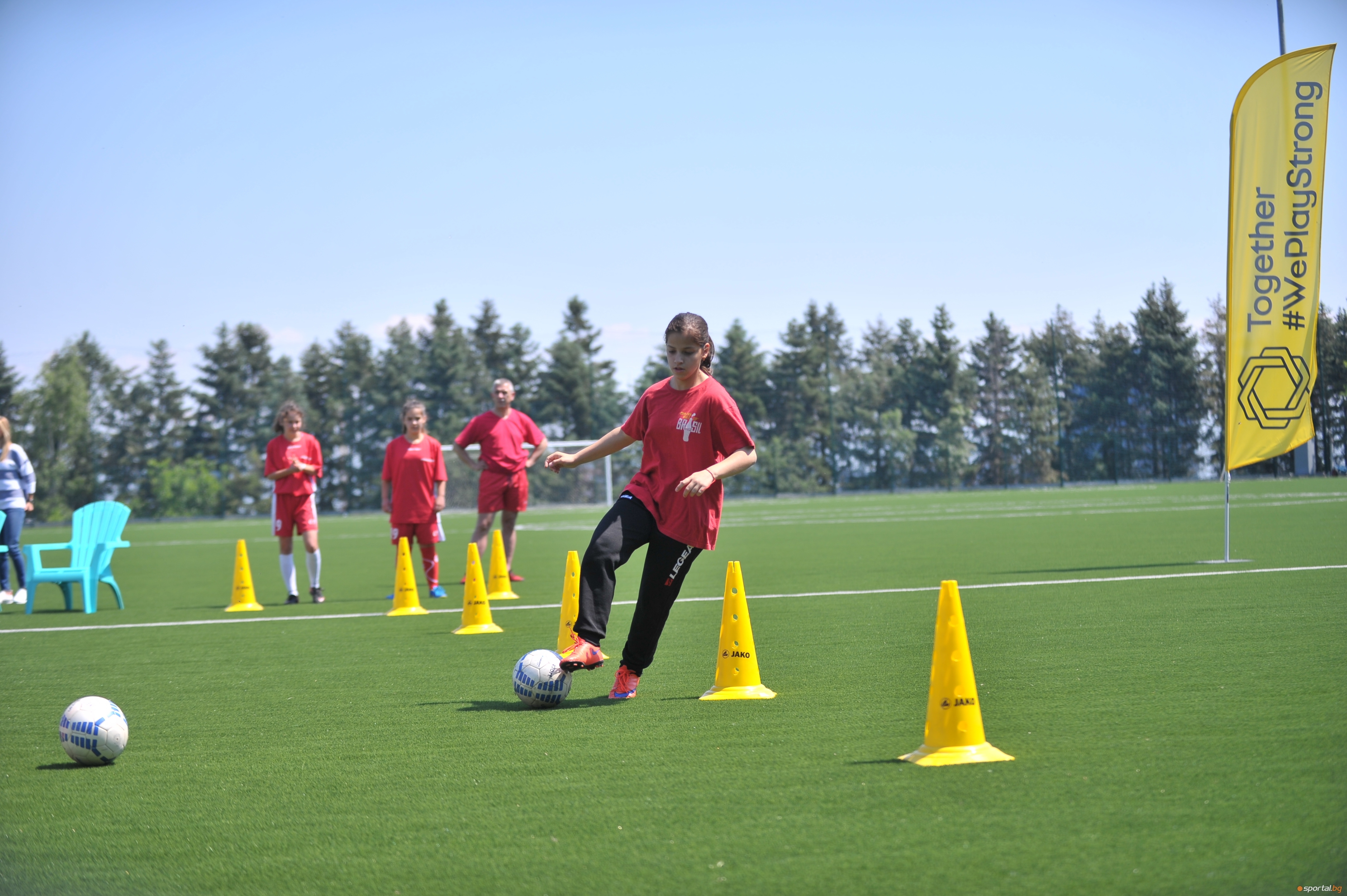 Женски футболен отбор от пакистанския град Карачи ще гостува през