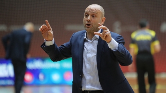 Треньорът на Левски Лукойл Константин Папазов имаше поводи за радост