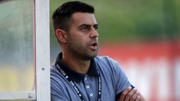 Наставникът на Пирин Благоевград Петър Златинов е подал оставка след