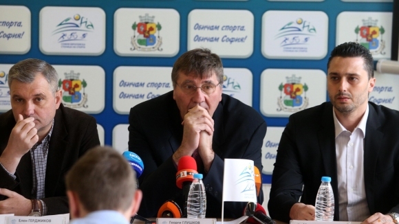 Президентът на БФБаскетбол Георги Глушков, изпълнителният директор на БУБА Мануел