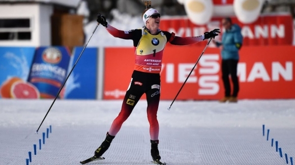 Световният шампион Йоханес Тингес Бьо (Норвегия) спечели последния спринт за