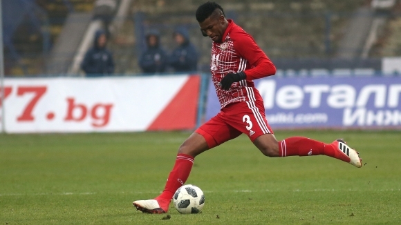 Старши треньорът на ЦСКА София Любослав Пеневможе да смени позицията на