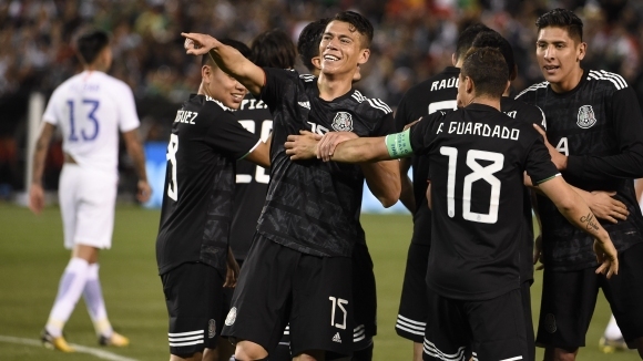 Мексико победи с 3 1 Чили в приятелски мач при дебюта