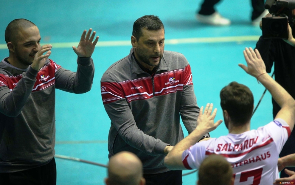 Старши треньорът на волейболния Нефтохимик 2010 Бургас Николай Желязков остана