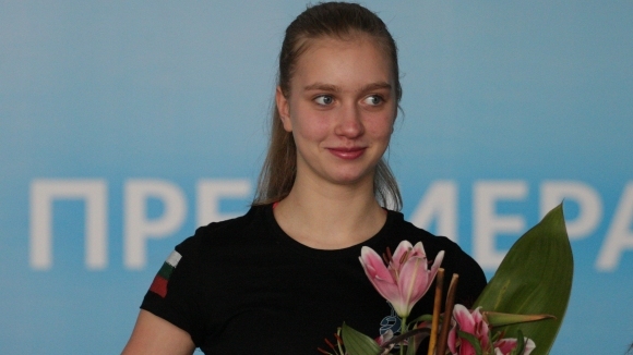 Александра Фейгин се завърна в България след дебютното си участие