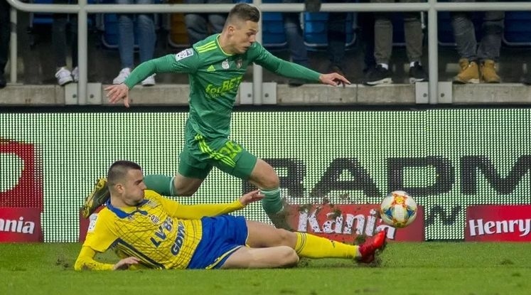 Александър Колев беше титуляр за Арка Гдиня но отборът му