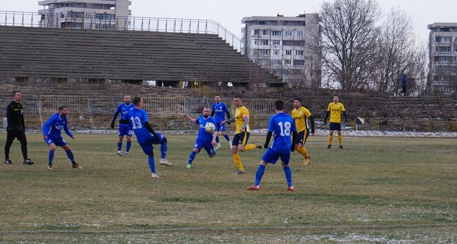 Футболистите на Светкавица Търговище се поздравиха с нова победа В