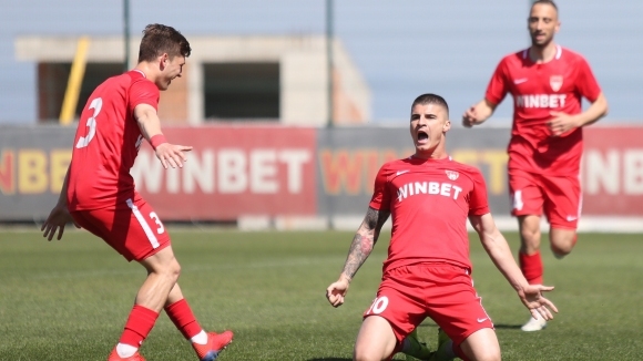 Лидерът във Втора професионална лига Царско село приема втория Монтана