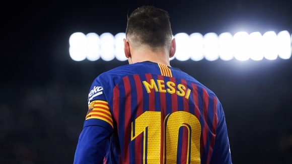 Оръдието за голове на Барселона Лионел Меси не е далеч