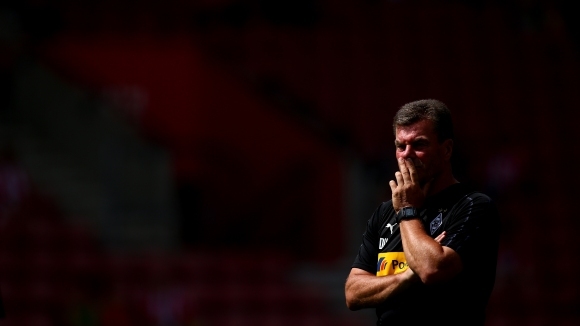 Борусия Мьонхенгладбах обяви че Дитер Хекинг се разделя с треньорския