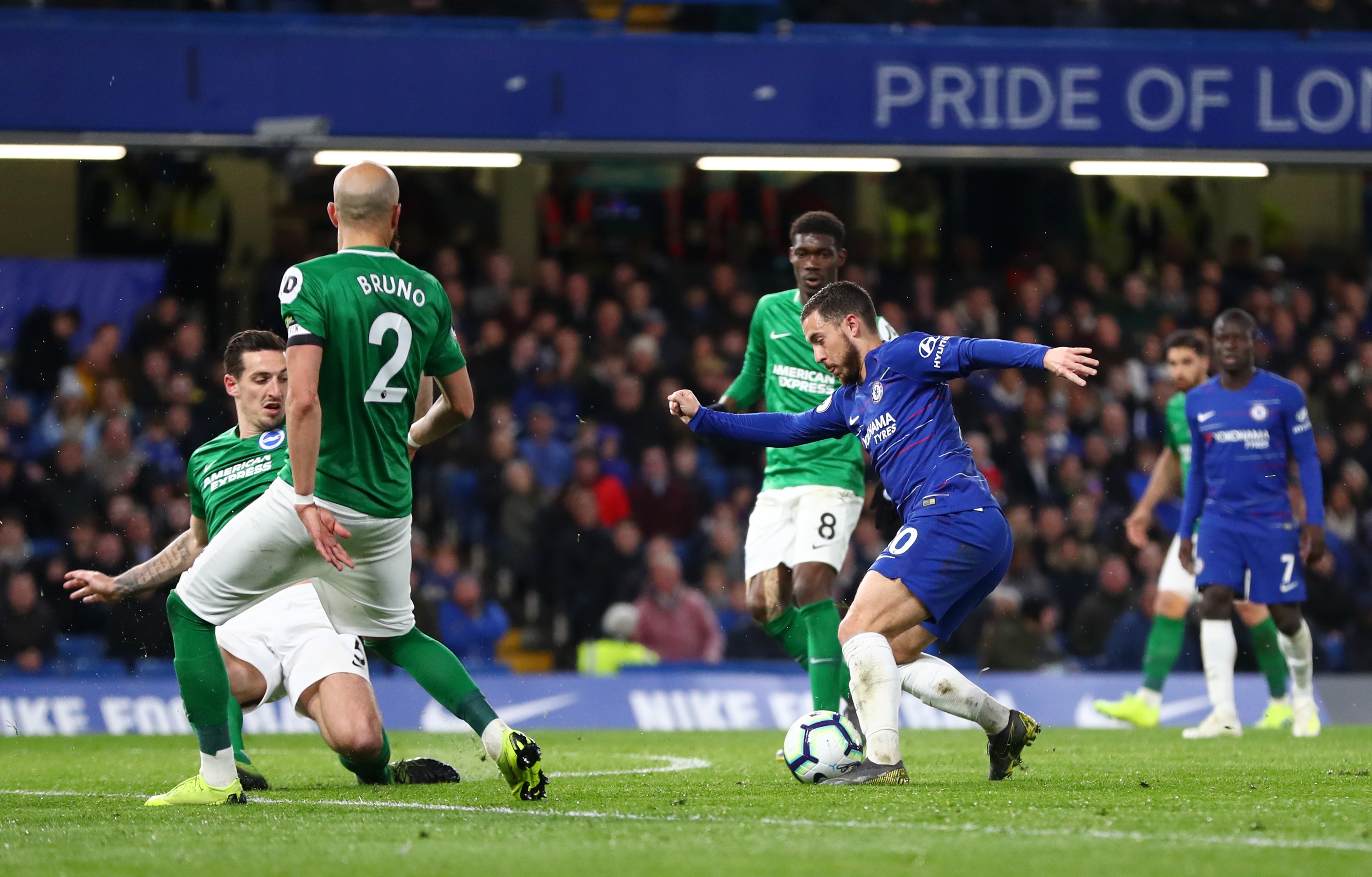 Челси постигна убедителна победа с 3 0 над Брайтън на Стамфорд