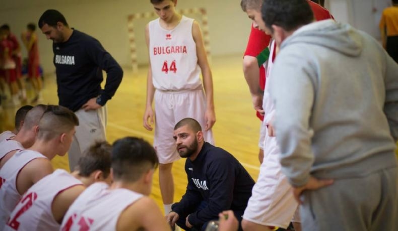 Националният отбор на България за юноши до 16 години замина