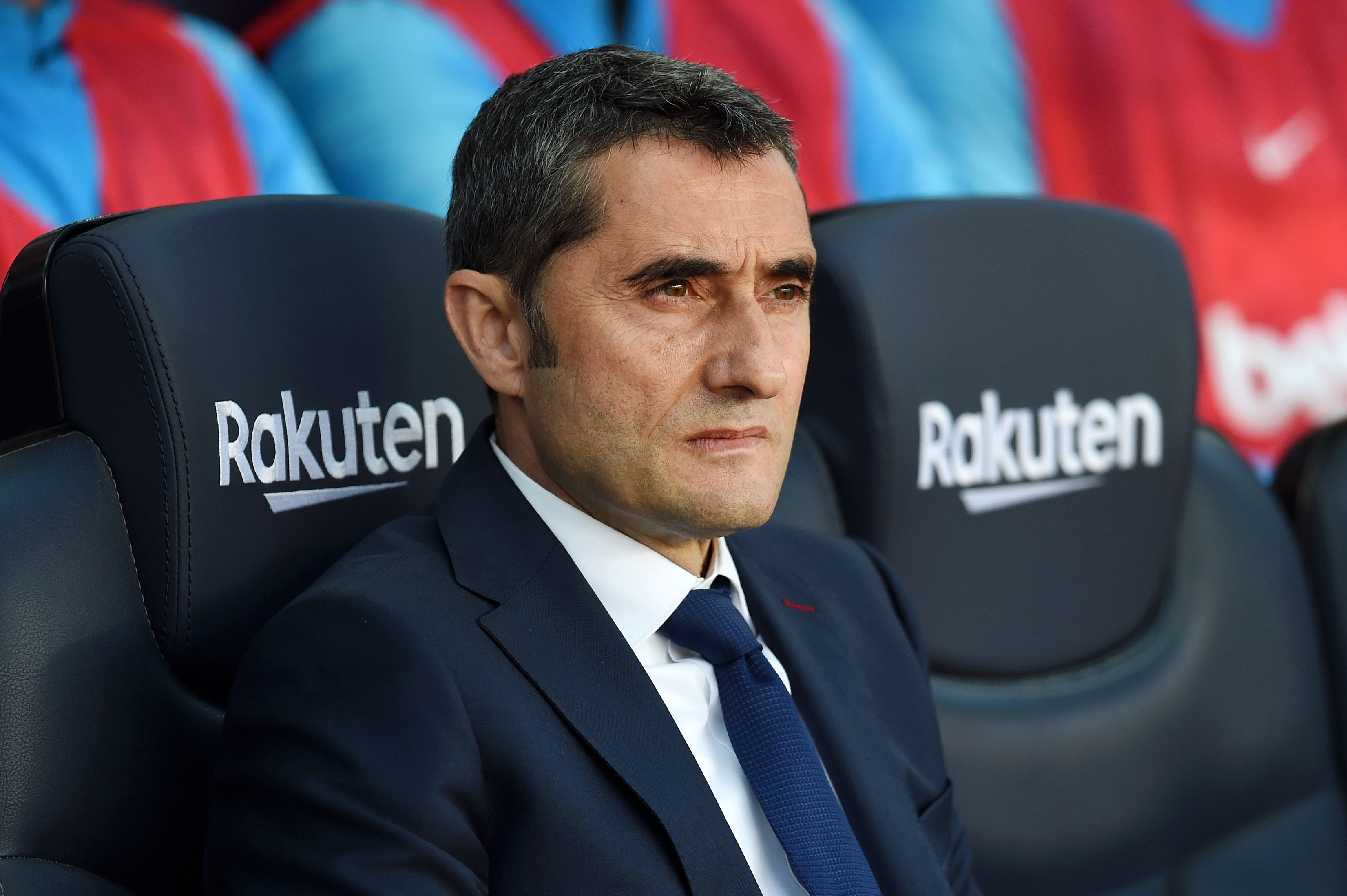 Треньорът на Барселона Ернесто Валверде отказа да коментира слуховете за