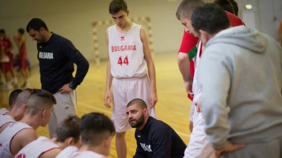 Националният отбор по баскетбол за момчета до 16 години апочна