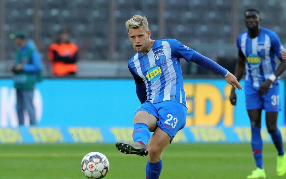 Полузащитникът Арне Майер няма да играе футбол до края на