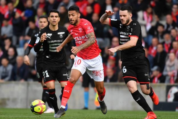 Отборът на Ним победи у дома Рен с 3 1 в