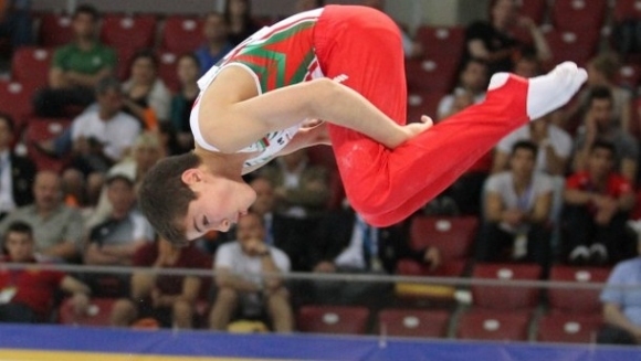 Българските състезатели Йордан Александров Дейвид Хъдълстон и Исус Маринов приключиха