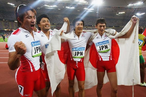 Членовете на японската щафета на 4 по 100 метра която