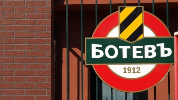 Новият шеф в Ботев Пловдив Еролин Кючуков изчезна мистериозно Новите