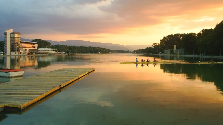 Петнадесет гребци от младежкия отбор до 23 години на турския