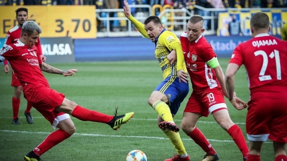 Нападателят на Арка Гдиня Александър Колев се размина с тежка