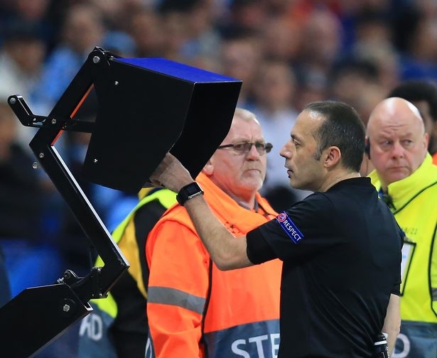 Системата ВАР отново беше на топа на устата след решаващите