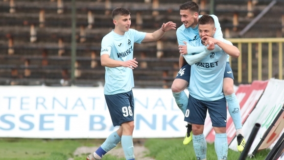 Oтборите на Дунав Русе и Локомотив Пловдив играят при резултат