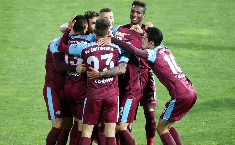 Защитникът на Септември Александър Дюлгеров отбеляза попадение навръх 29 ия си