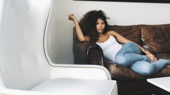 Докато Карим Бензема преследва целите на Реал Мадрид неговата половинка