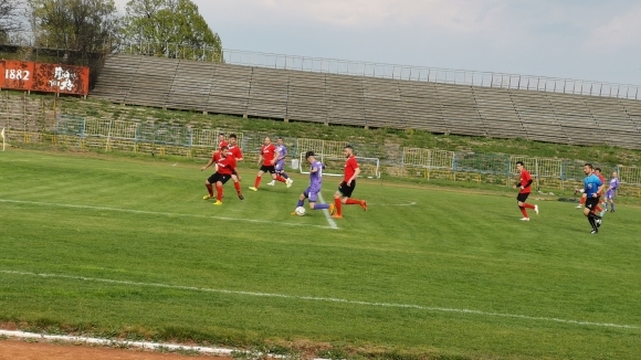 Футболистите на Хитрино постигнаха минимална победа с 1:0 над Кубрат