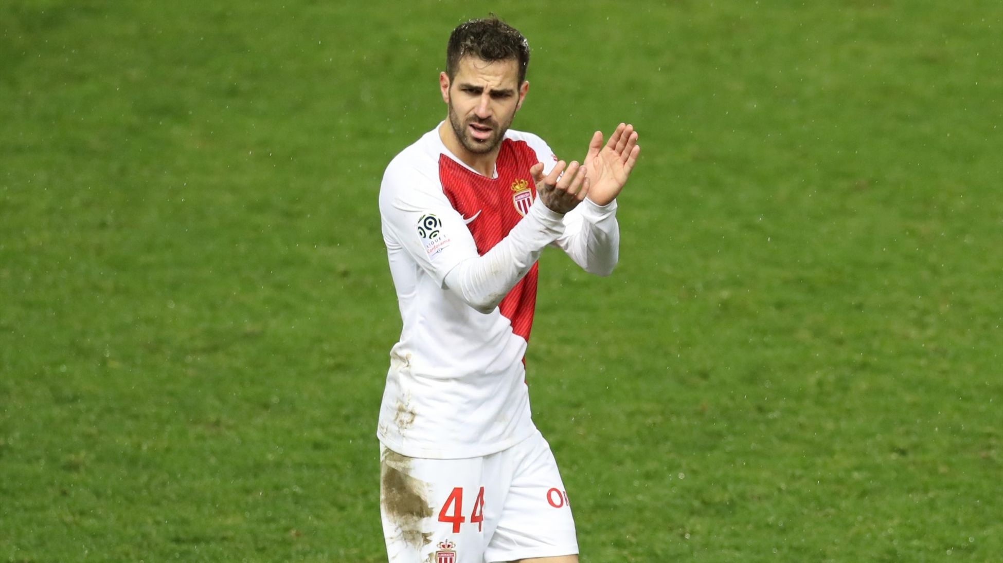 Бившият капитан на Арсенал Сеск Фабрегас който в момента играе