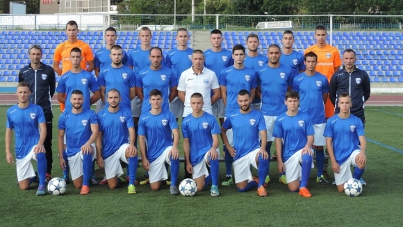 Седмица след като се подхлъзна и изпусна лидерството в Североизточната