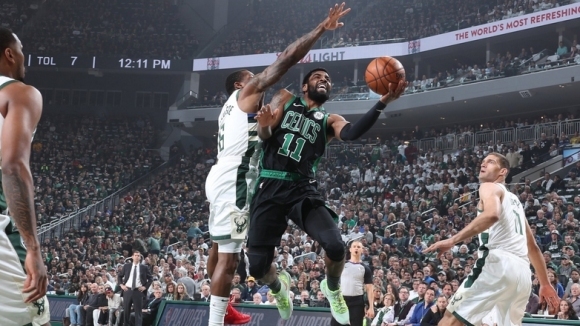 В първия полуфинал на Изток Бостън спечели срещу Милуоки като