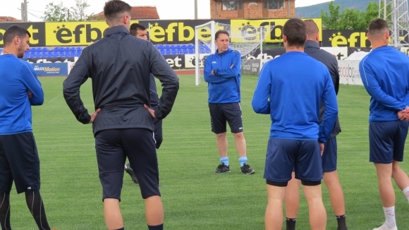 Пет победи и сме в Първа лига Това заяви на