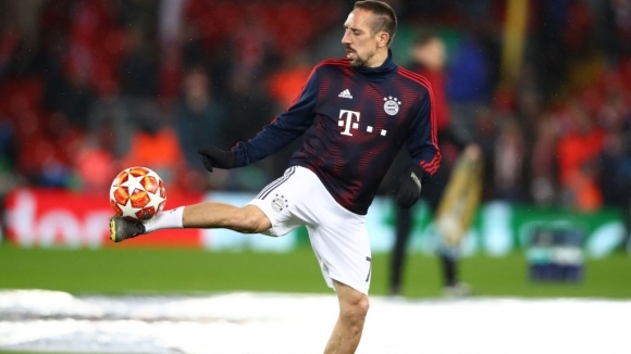 Полузащитникът на Байерн Мюнхен Франк Рибери може да продължи кариерата