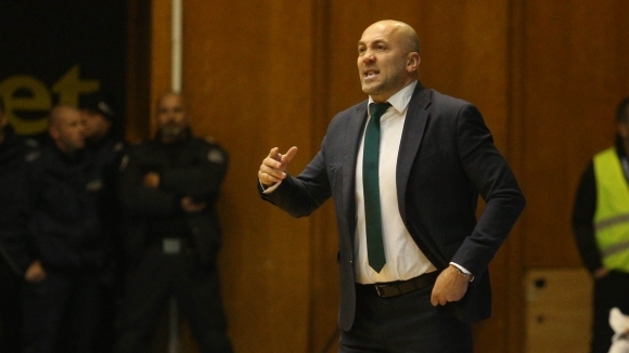 Мъжкият баскетболен отбор на Балкан замина днес с група от