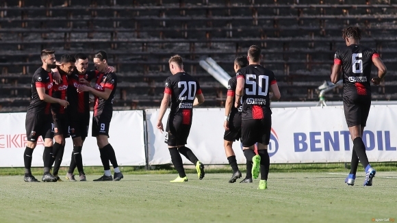 Представителният отбор на Локомотив (Пловдив) се изправя срещу Етър (Велико