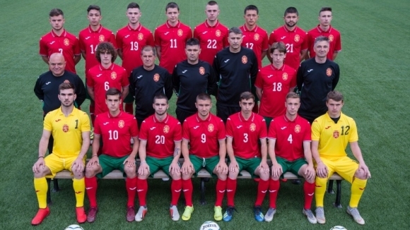 Българският национален отбор до 18 г вече е на кипърска