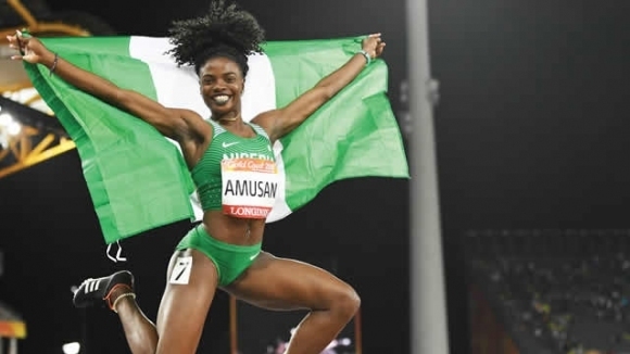 Нигерийската състезателка на 100 метра с препятствия Тобилоба Амюсан покри