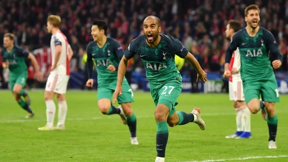 Отборите на Аякс и Тотнъм излизат един срещу друг на