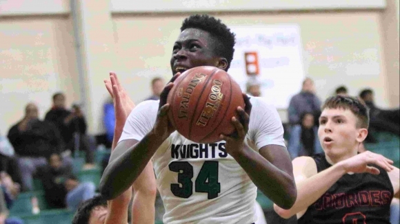 Най младият брат от фамилия Адетокумбо тръгва по пътя към НБА