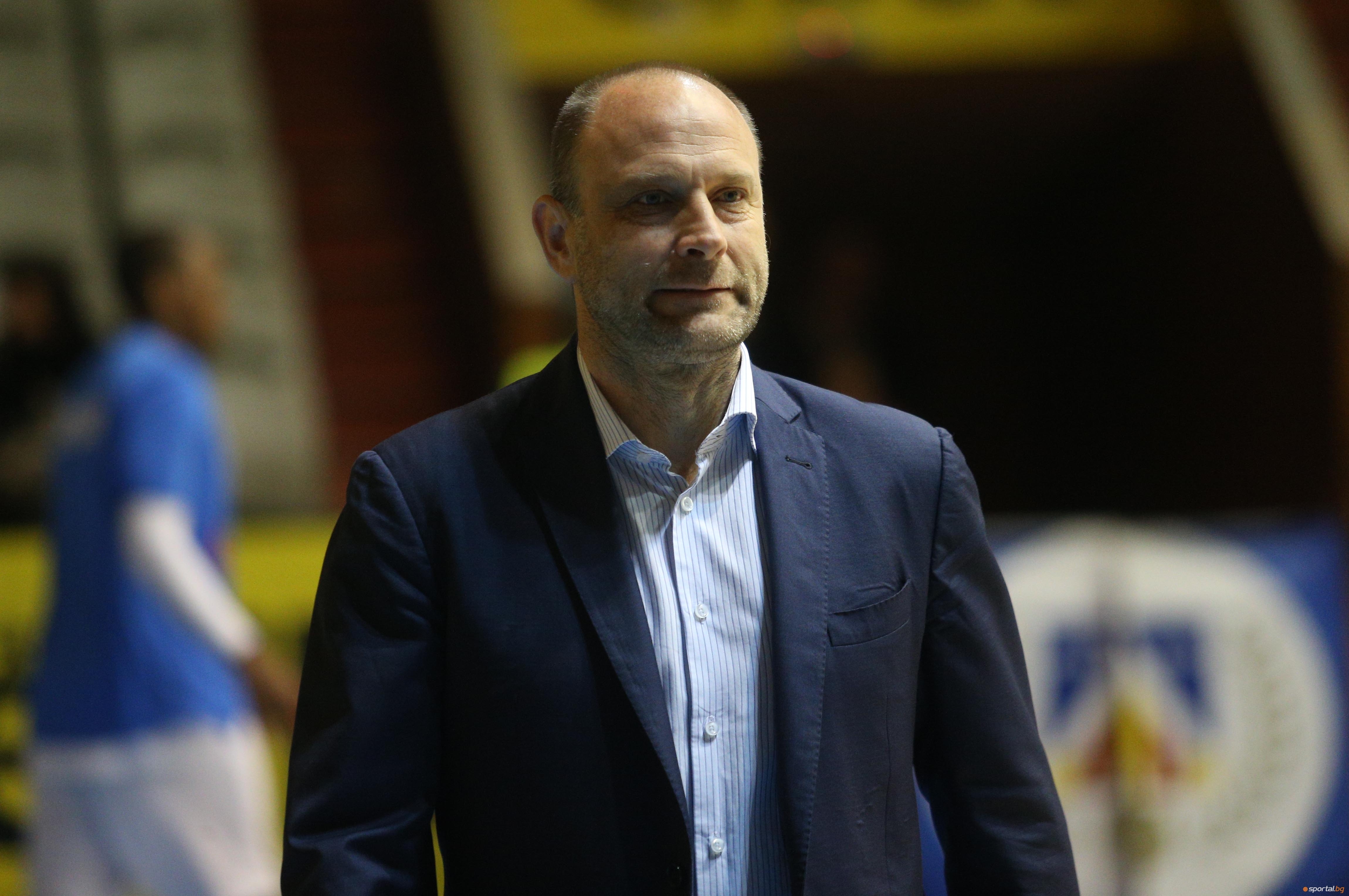 Старши треньорът на Левски Лукойл Константин Папазов коментира след победата над