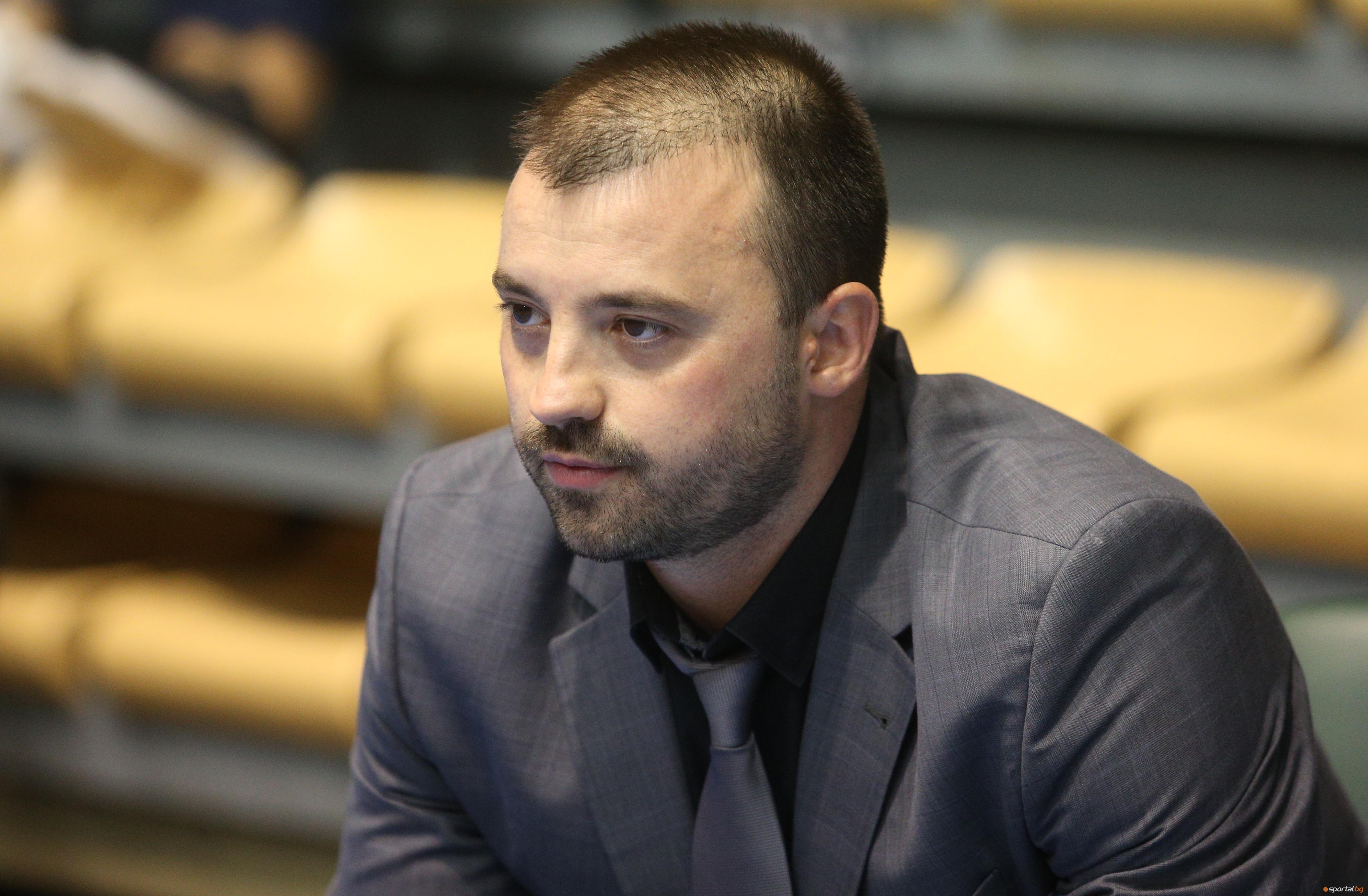 Старши-треньорът на Рилски спортист (Самоков) Людмил Хаджисотиров изрази индиректно недоволство