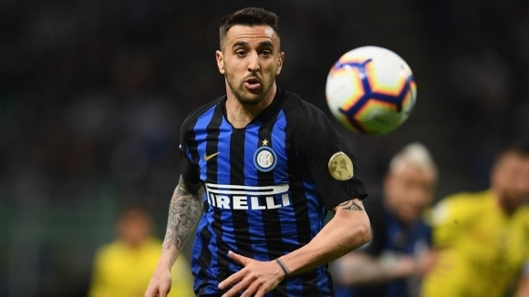 Полузащитникът на Интер Матиас Весино ще напусне клуба след края
