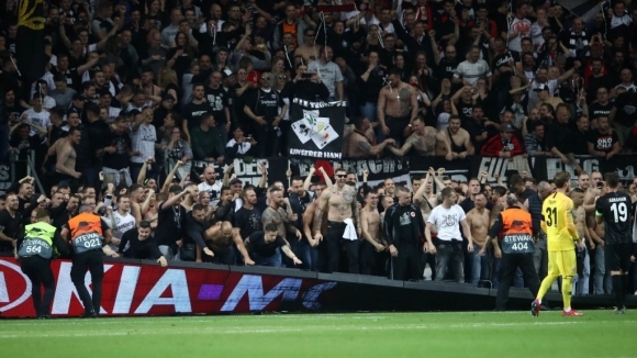Радостта на феновете на Айнтрахт Франкфурт след победата над Бенфика
