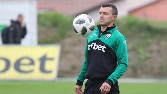 Отборът на Витоша Бистрица ще бъде без най опитния футболист в