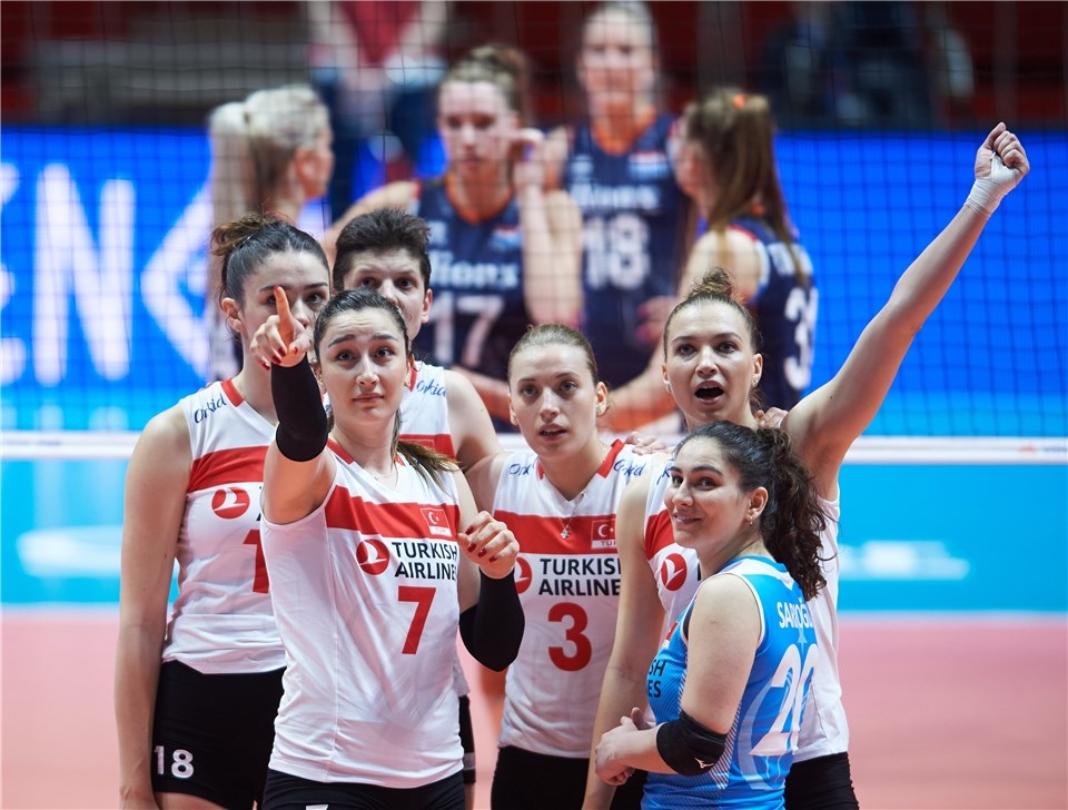 Волейболистките на Турция продължават с победите във второто издание на